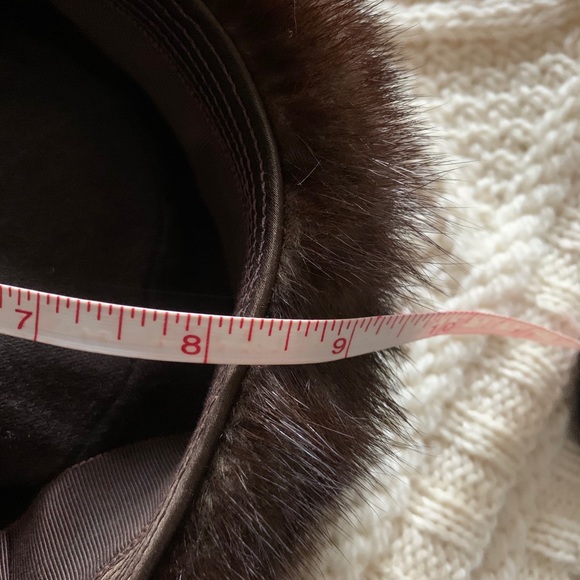 Vintage mink hat with mink Pom Pom on top! - Picture 8 of 9